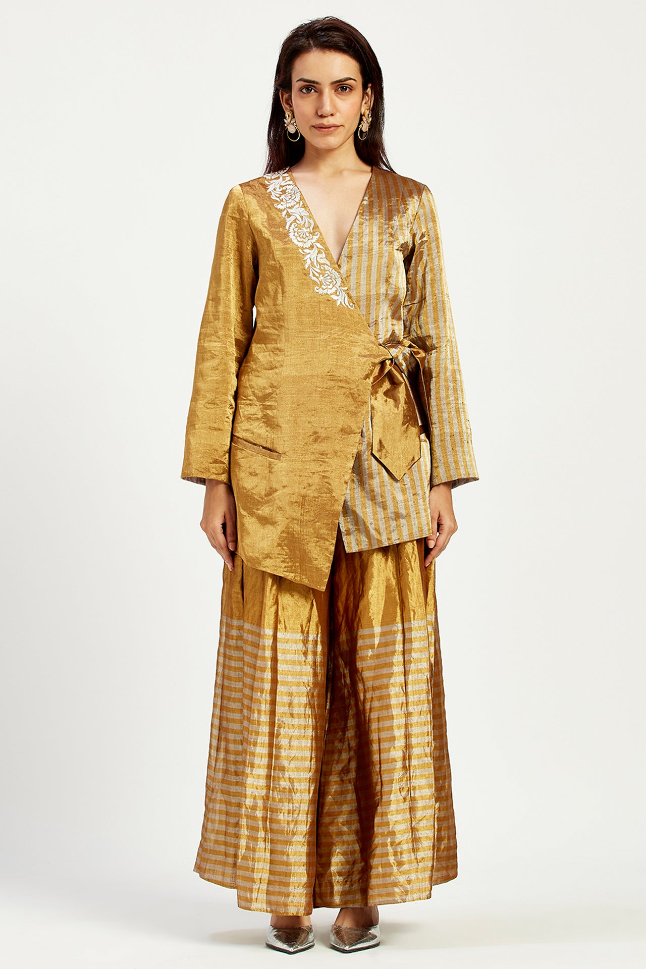 Cusco 2.0 - Golden Bow Blazer + Peeking Sun Trouser