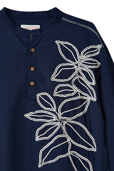 Shirt Bisa – Indigo’s Wildflower Burst