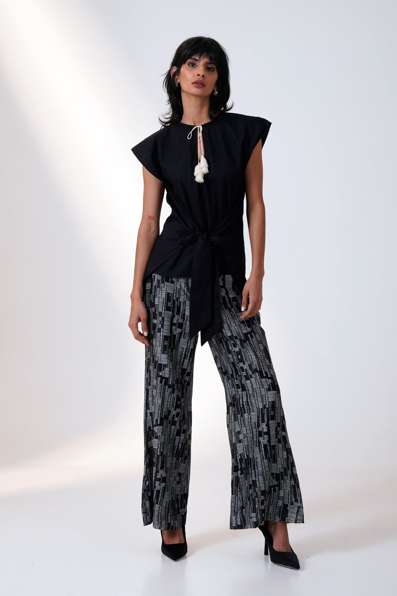 MARTINA I - BOW CLUTCH TOP WITH PRINTED BELL BOTTOMS