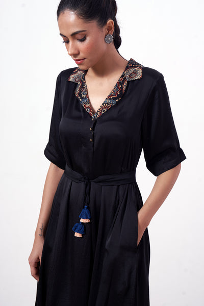 Umbra - Lapel Collar Dress